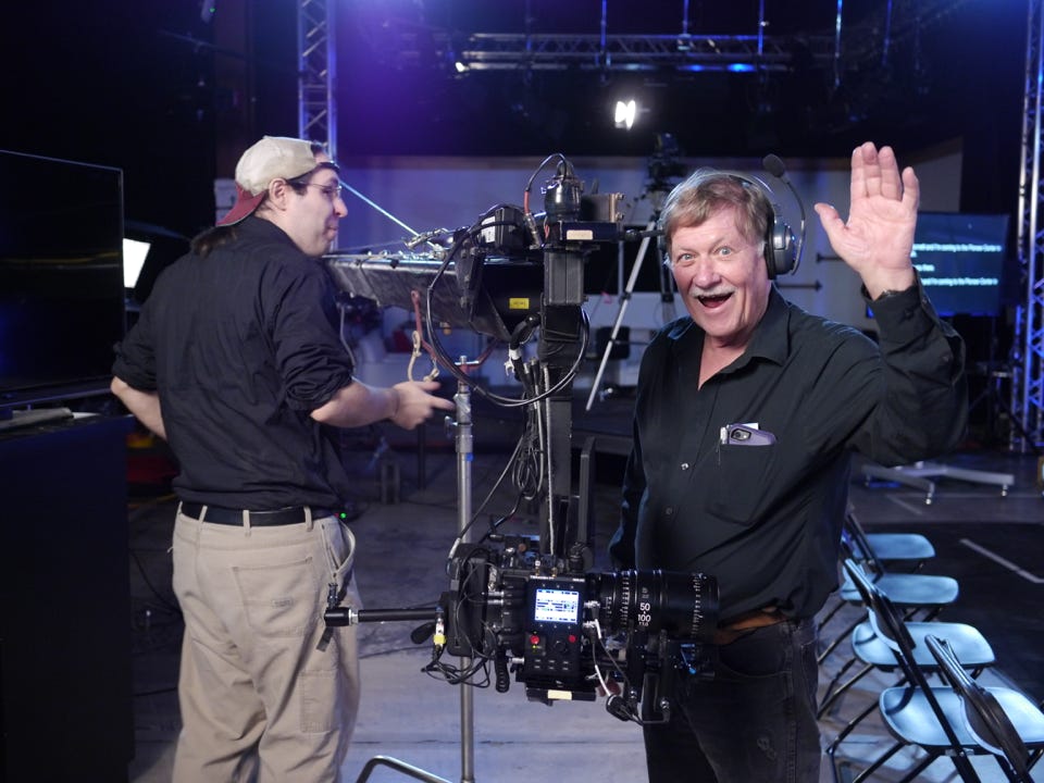 We used a jimmy jib on the shoot to capture the high swinging shots during the video production.